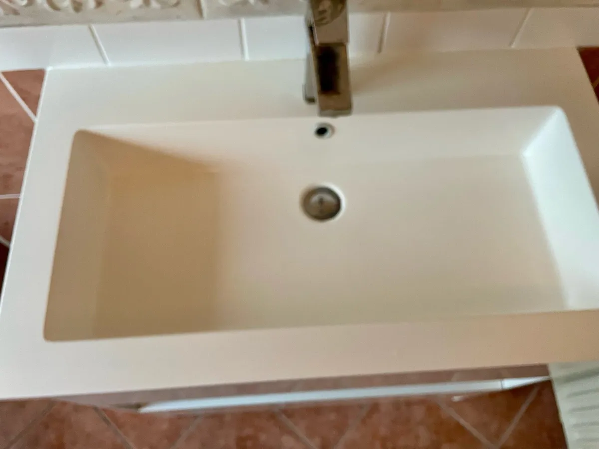 Sink and Unit - Image 3