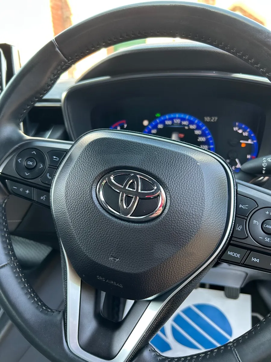 Toyota Corolla Luna Sport Hybrid 2020 - Image 2