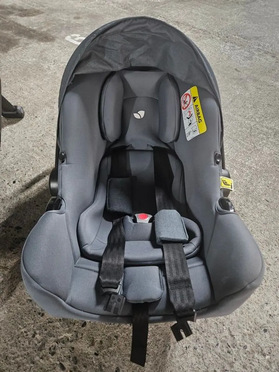 Baby seat & base - Image 3