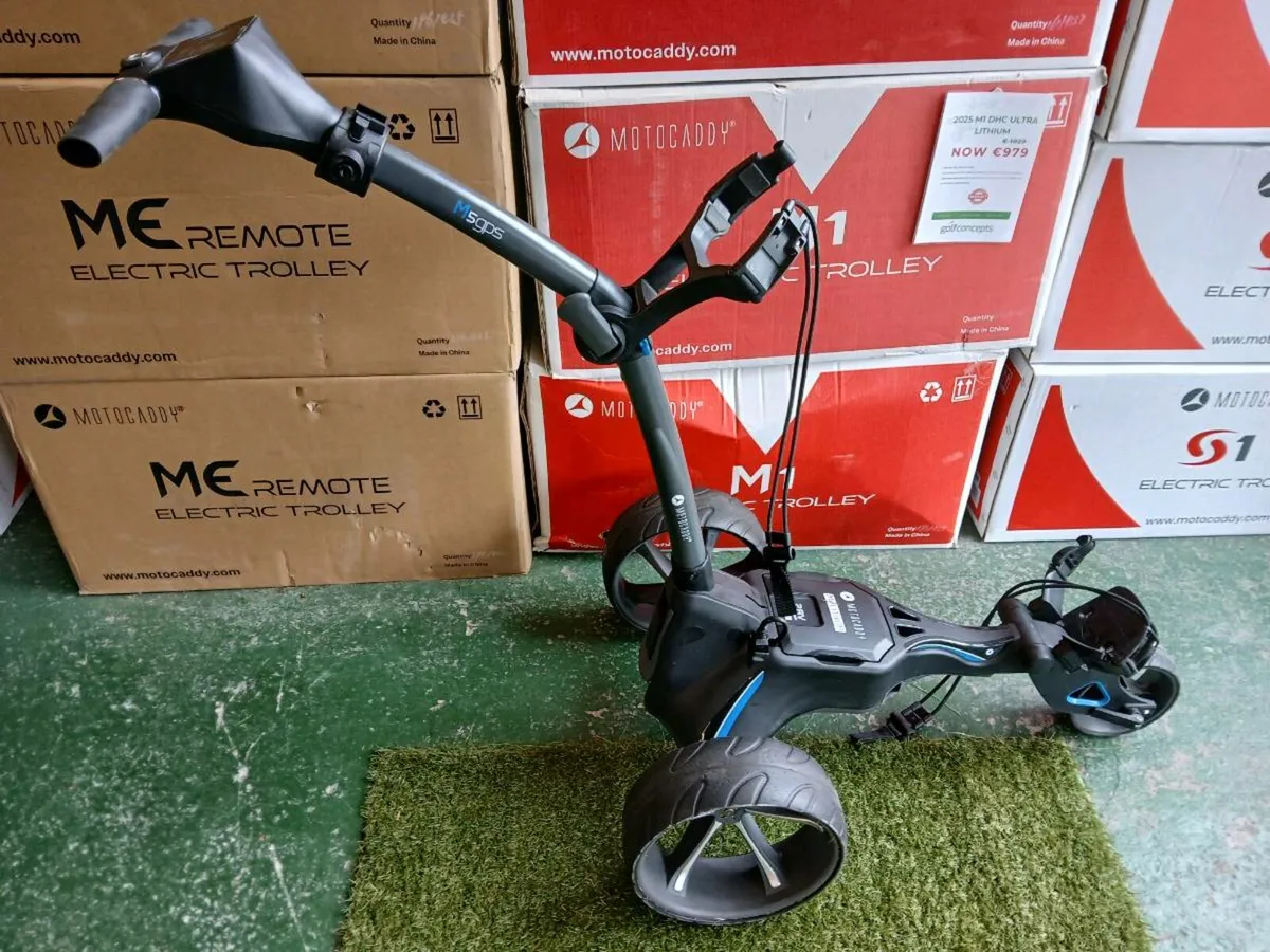 GPS Motocaddy M5 GPS with Ext range battery - Image 1