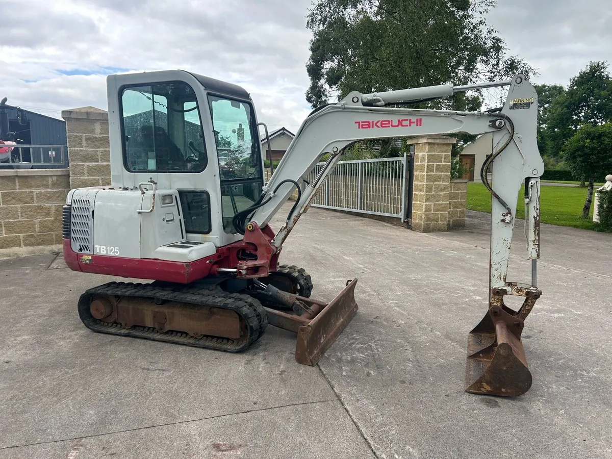 Takeuchi tb 125 3 ton digger - Image 1