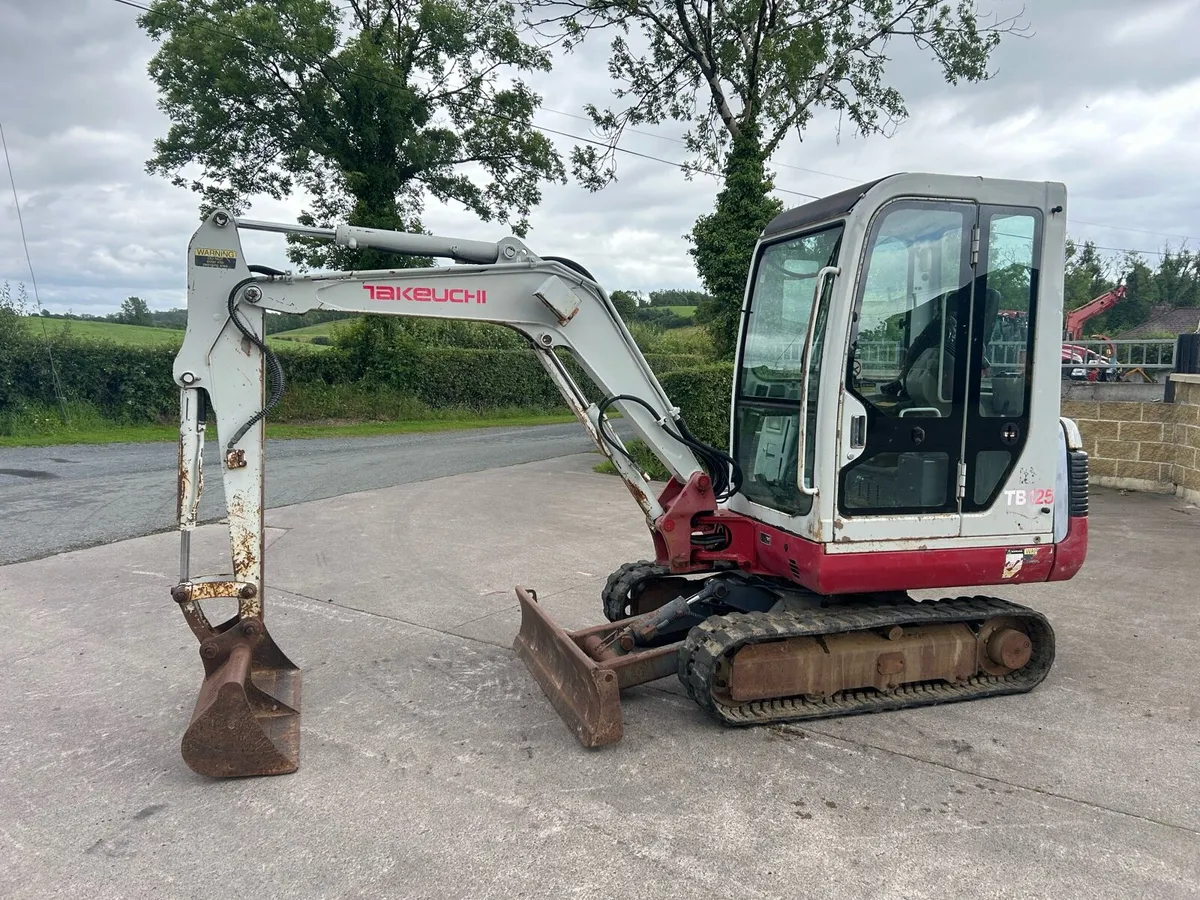 Takeuchi tb 125 3 ton digger - Image 2