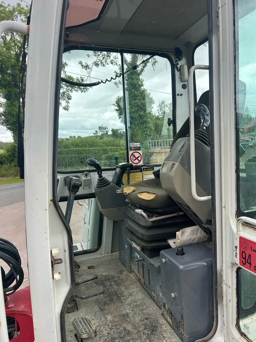 Takeuchi tb 125 3 ton digger - Image 4