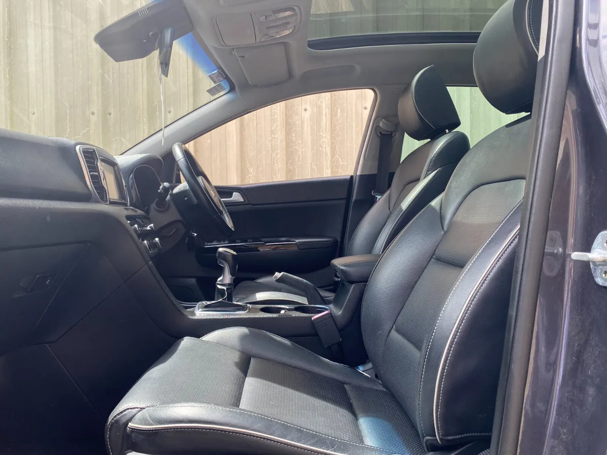 Kia Sportage 2017//ROOF//LEATHER///NAV// - Image 4