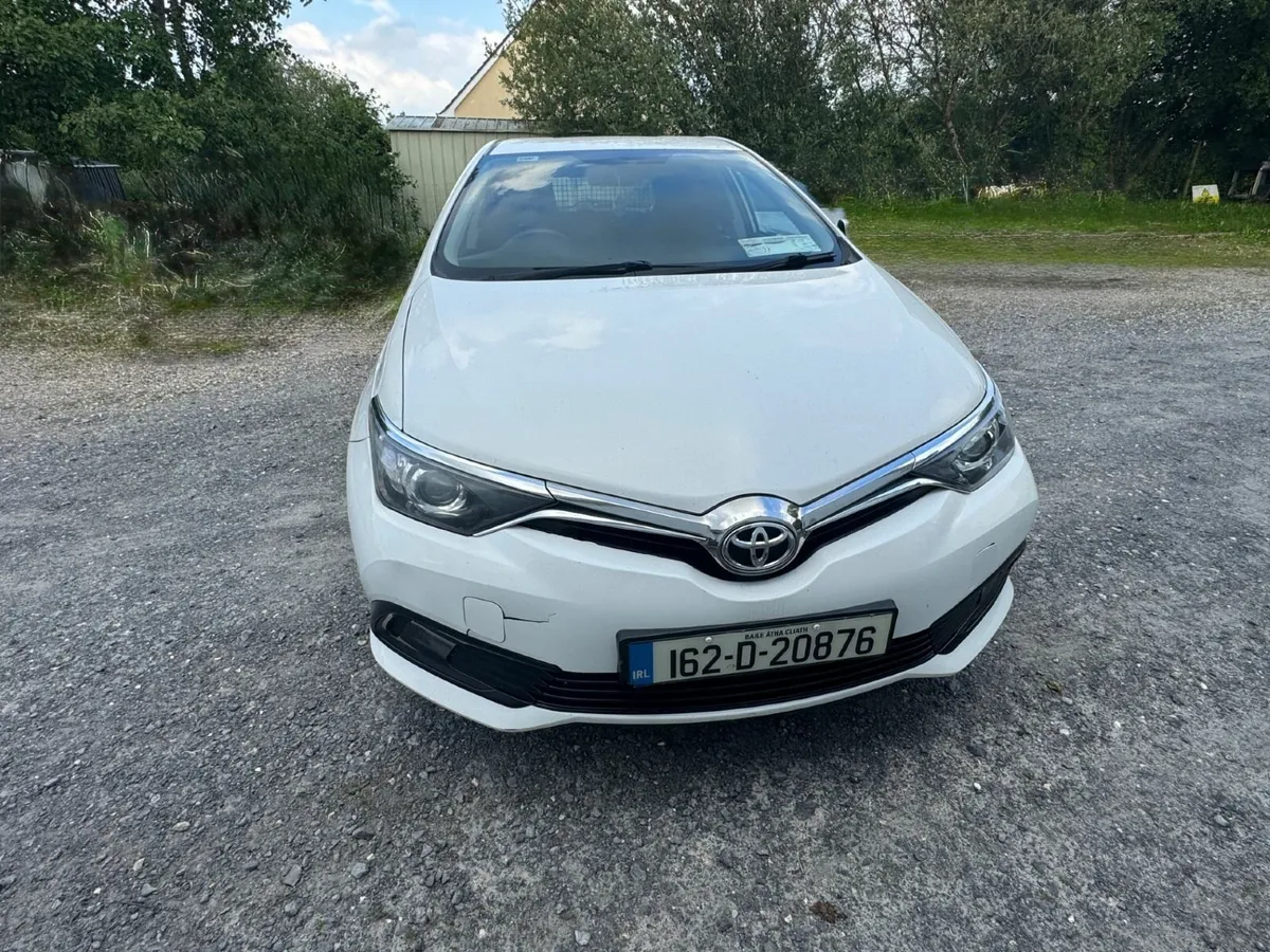 Toyota Auris 2016 - Image 4