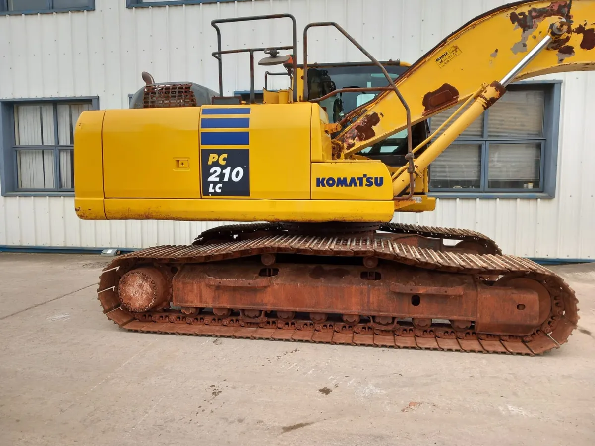 Komatsu PC210LC-10 Long Reach - Image 3