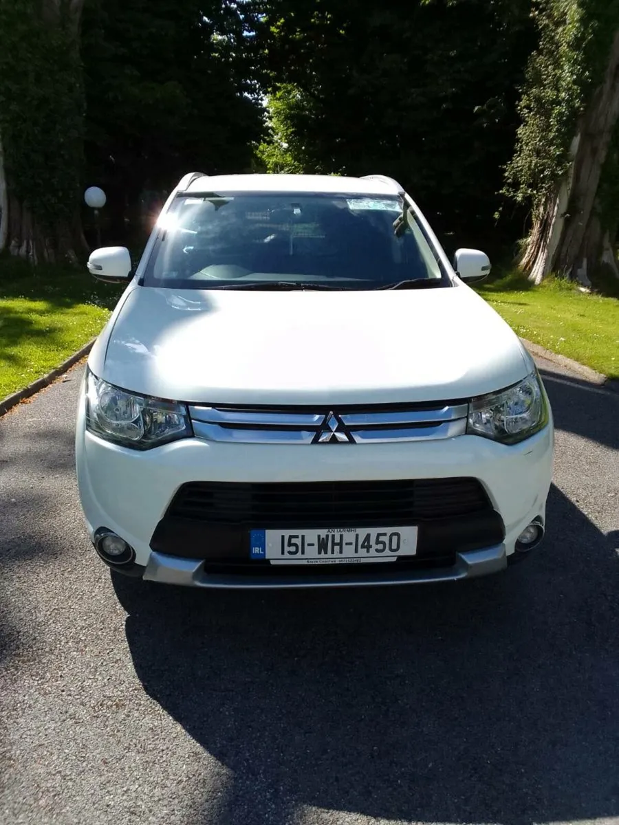 2015 Mitsubishi outlander - Image 1