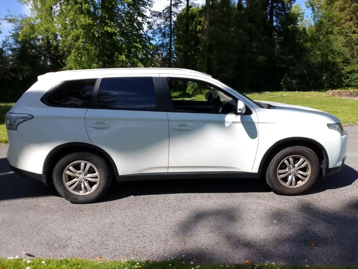 2015 Mitsubishi outlander - Image 3