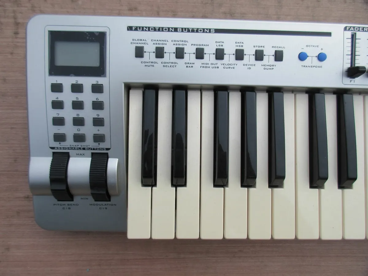 Evolution MK-449C Midi Keyboard - Image 4