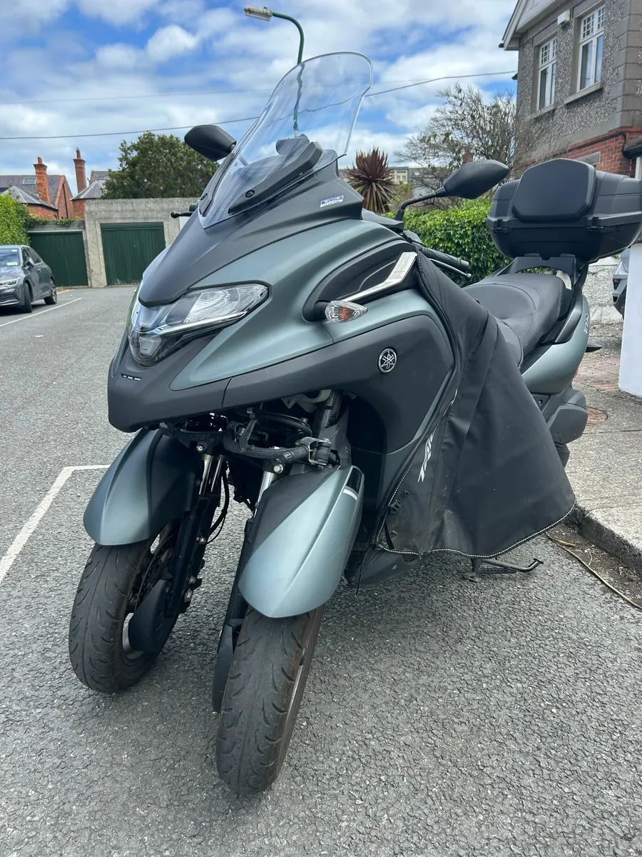 YAMAHA TRICITY 300 - mint condition - Image 4