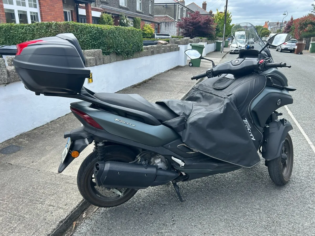 YAMAHA TRICITY 300 - mint condition - Image 1