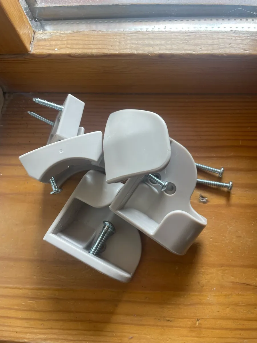 Retractable baby gate - Image 3