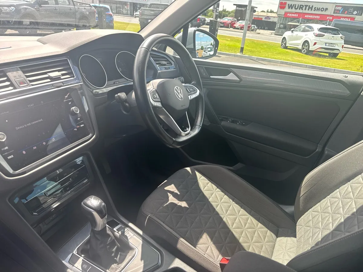 2022 Volkswagen Tiguan 2.0 TDI Life - Image 3
