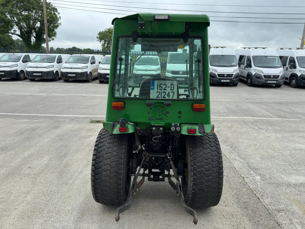 UNRESERVED JOHN DEERE 2032R COMPACT TRACTOR - Image 4