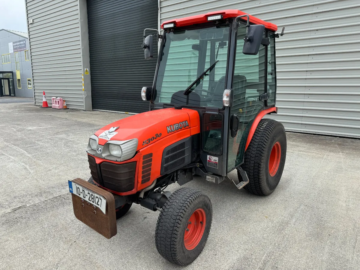 UNRESERVED KUBOTA B3030 COMPACT TRACTOR FOR AUCTIO - Image 1
