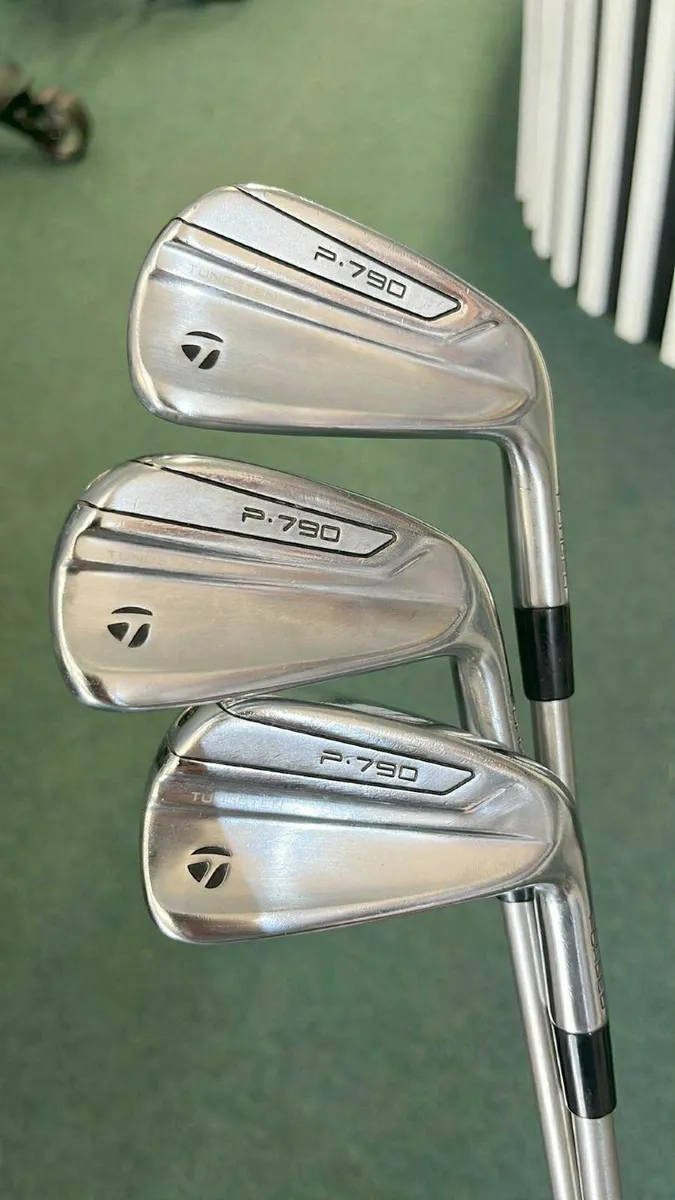 Taylormade P790 FORGED 5-PW KBS Tour Stiff €599 - Image 1