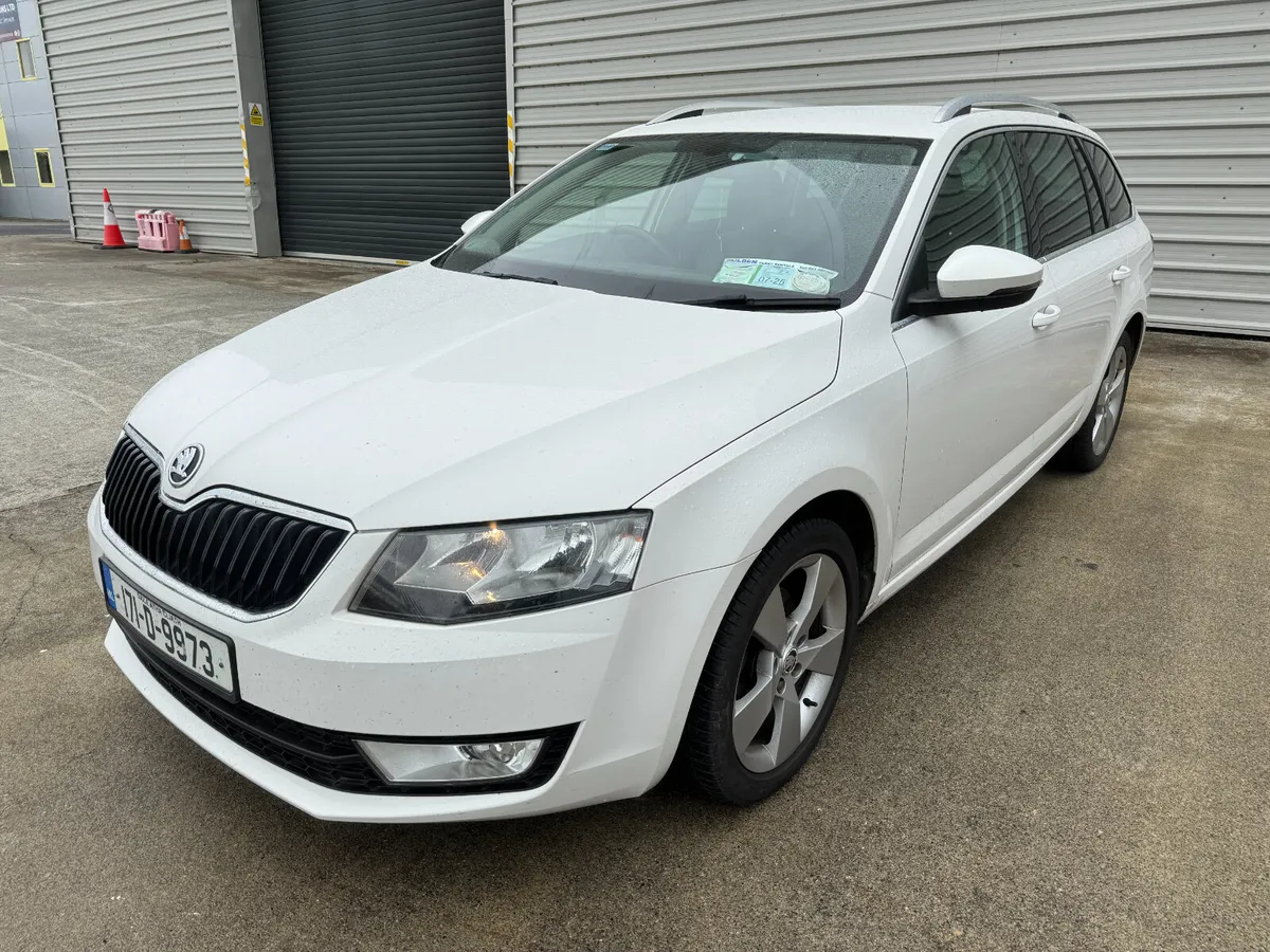 UNRESERVED 2017 SKODA OCTAVIA STYLE 2.0 ESTATE - Image 1
