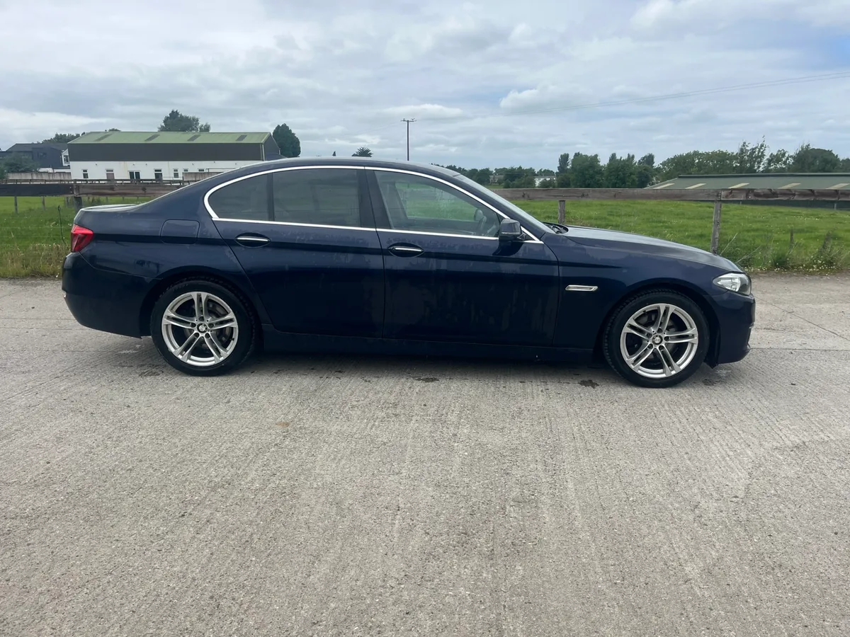 2015, BMW 520d luxury - Image 2