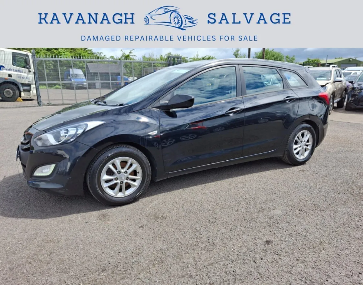 132 Hyundai i30.  Light Damage! - Image 1