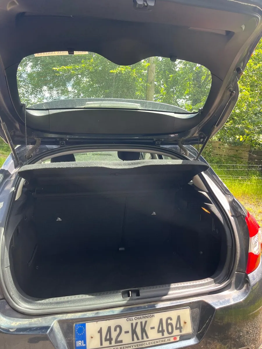 Car - Image 4