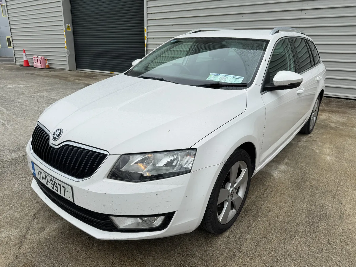 UNRESERVED 2017 SKODA OCTAVIA STYLE 20. ESTATE - Image 1