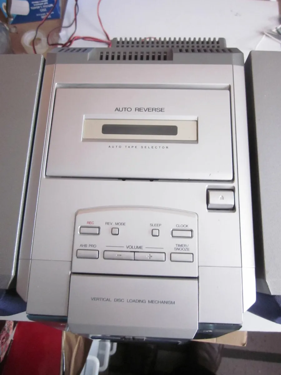 JVC MIcro Component System UX-V3 - Image 3