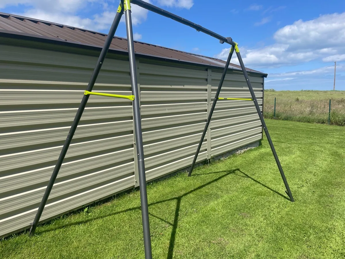 Swing set - Image 1