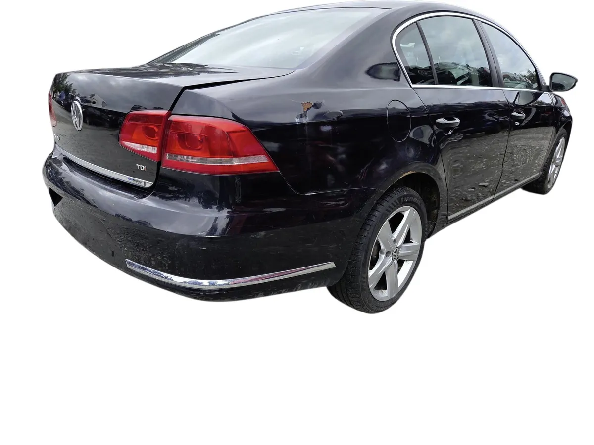 2011 VOLKSWAGEN PASSAT Breaking/Dismantling - Image 2