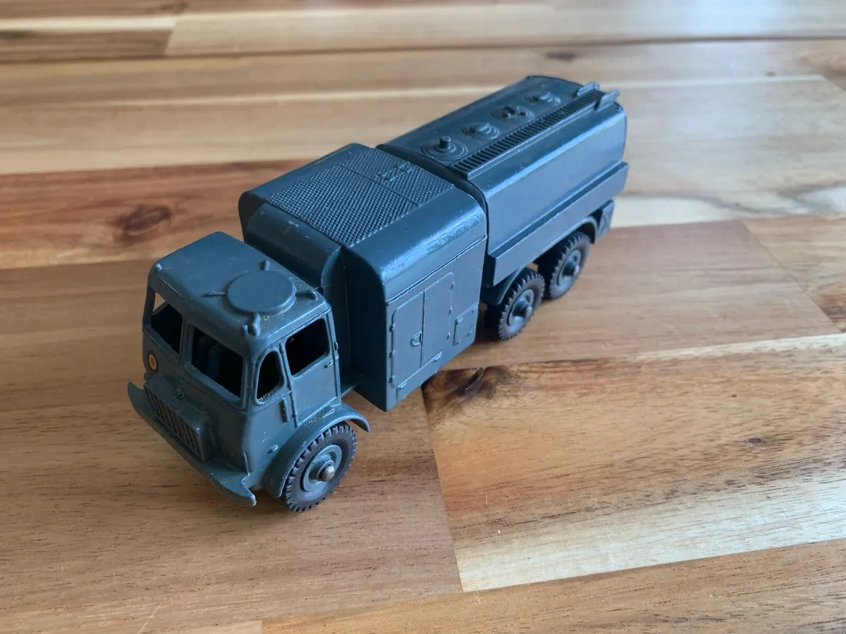 Vintage Dinky Pressure Refueller - No 642 - Image 1