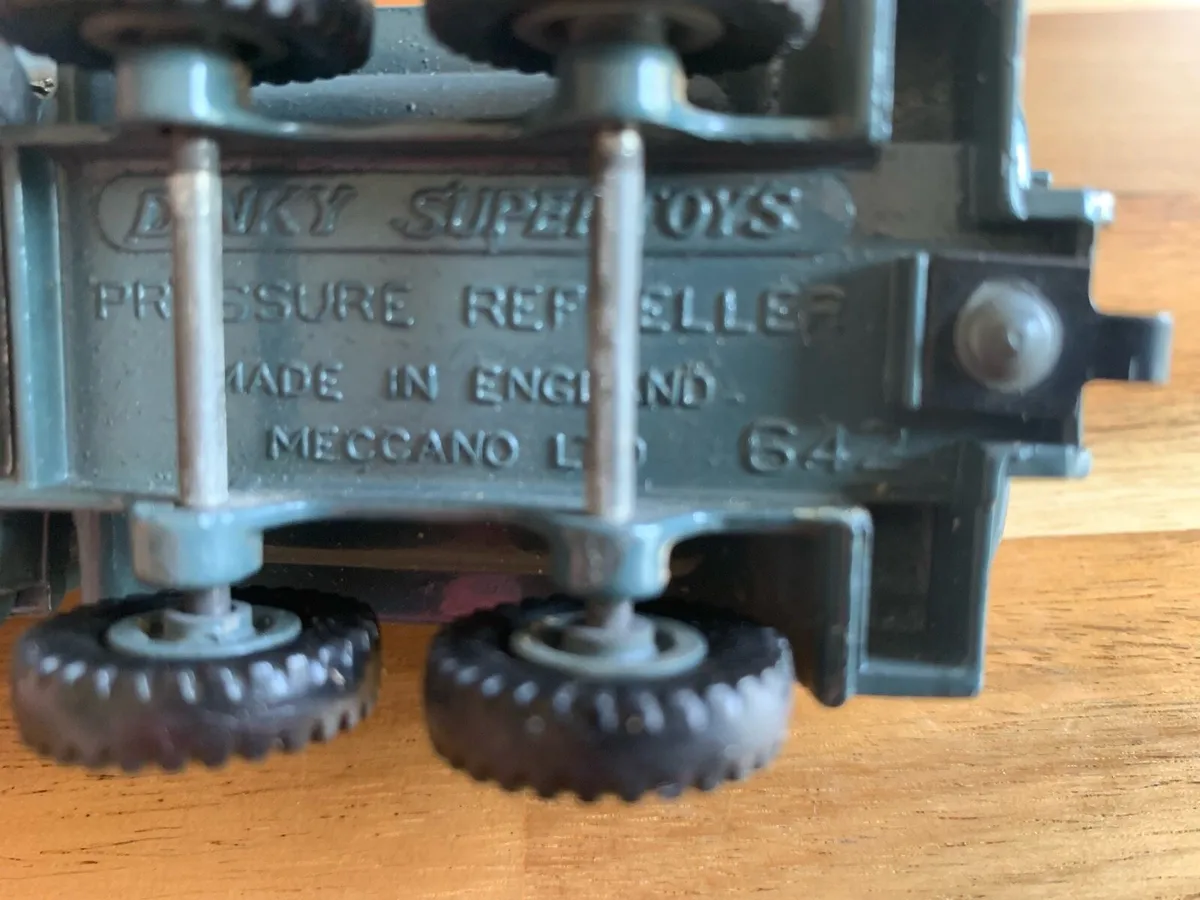 Vintage Dinky Pressure Refueller - No 642 - Image 2