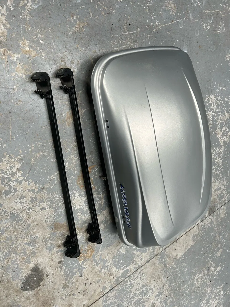 Roof box with 2 rails - Image 4