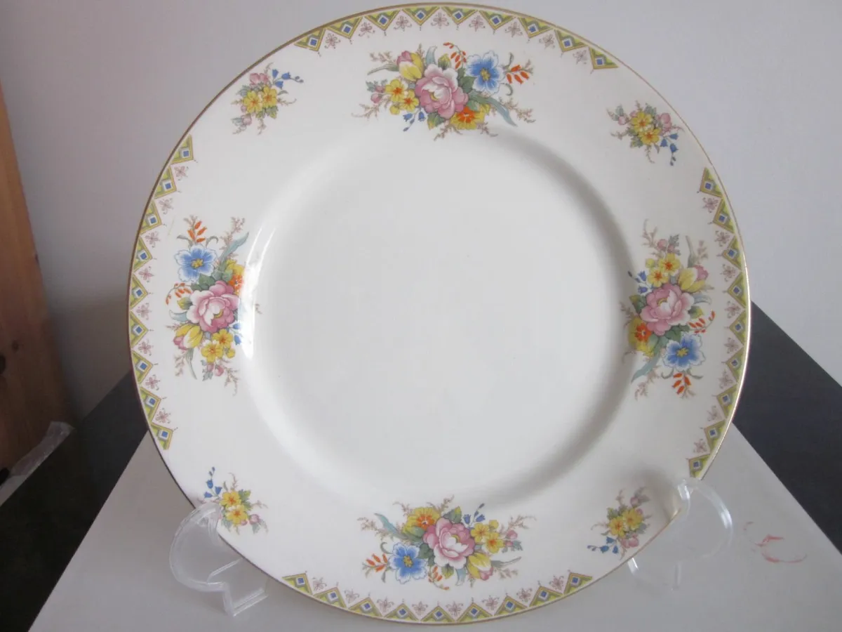 John Maddock & Sons Ltd Part Dinner Service 1940's - Image 4