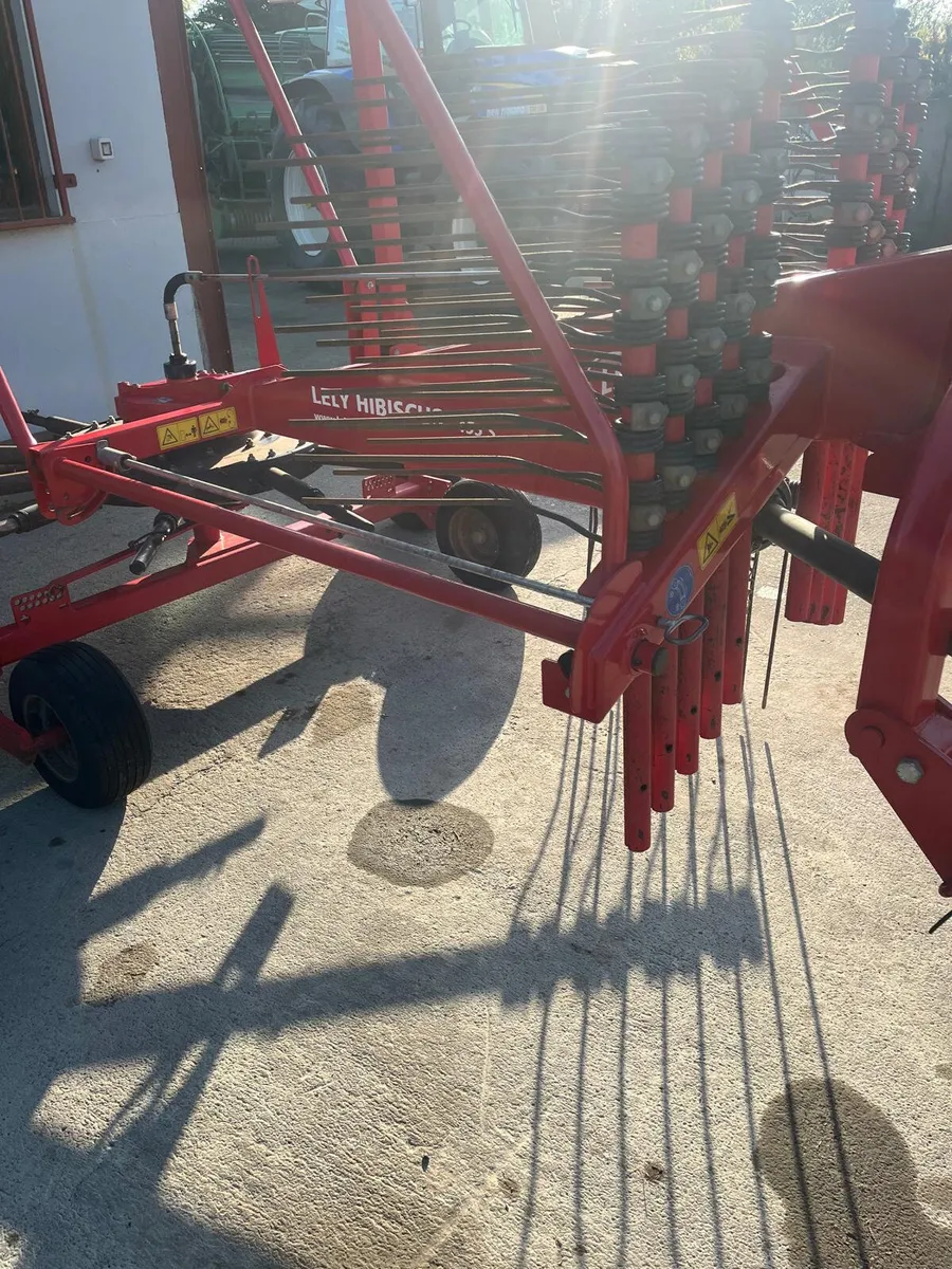 Lely 455  Single Row Rake - Image 3