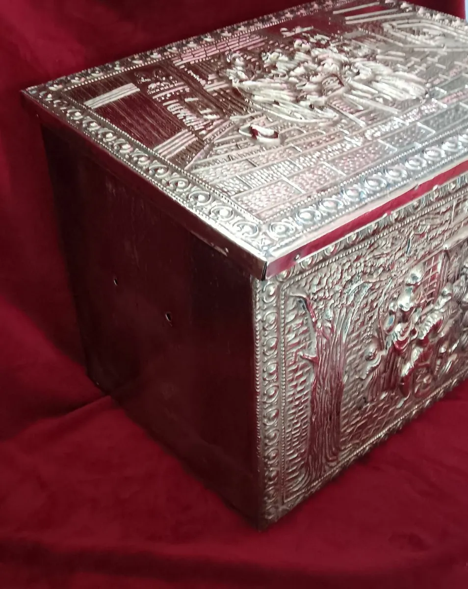 Antique brass coal box (scuttle) - Image 2