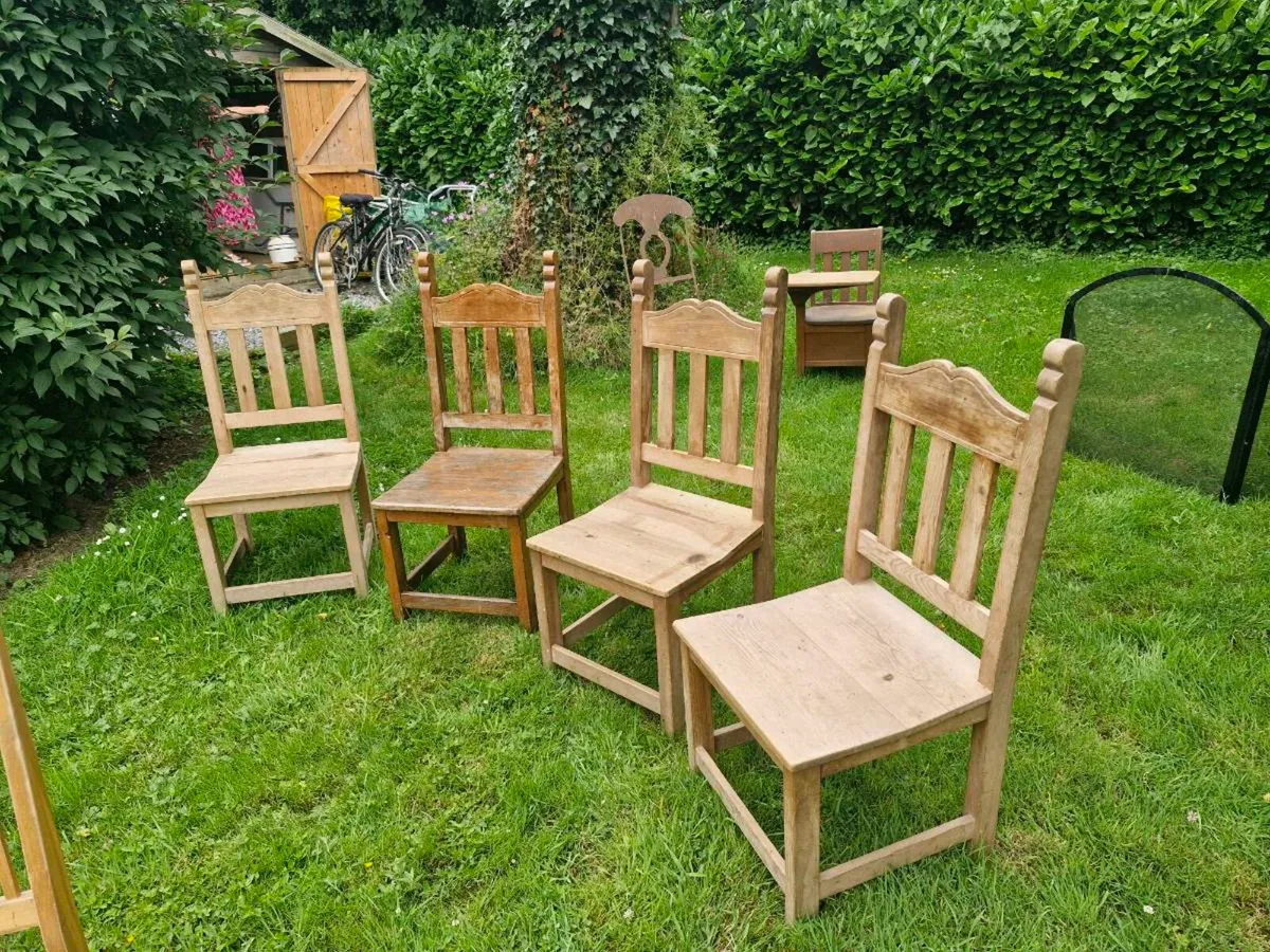 Kitchen table and 4 chairs - Image 3