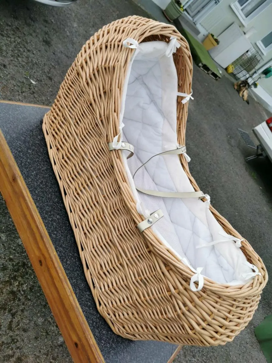 Baby Cradle wicker with lining +Mattress. - Image 1