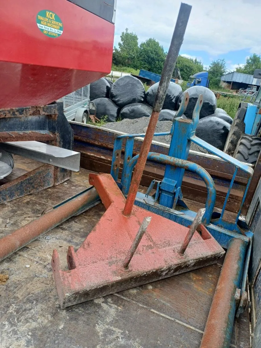 4 in one bucket goes onto lift arms - Image 4