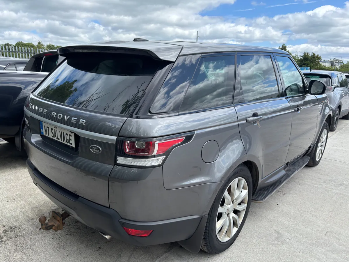 17 Range Rover 3.0 Diesel TDV6 Starting 130km - Image 3