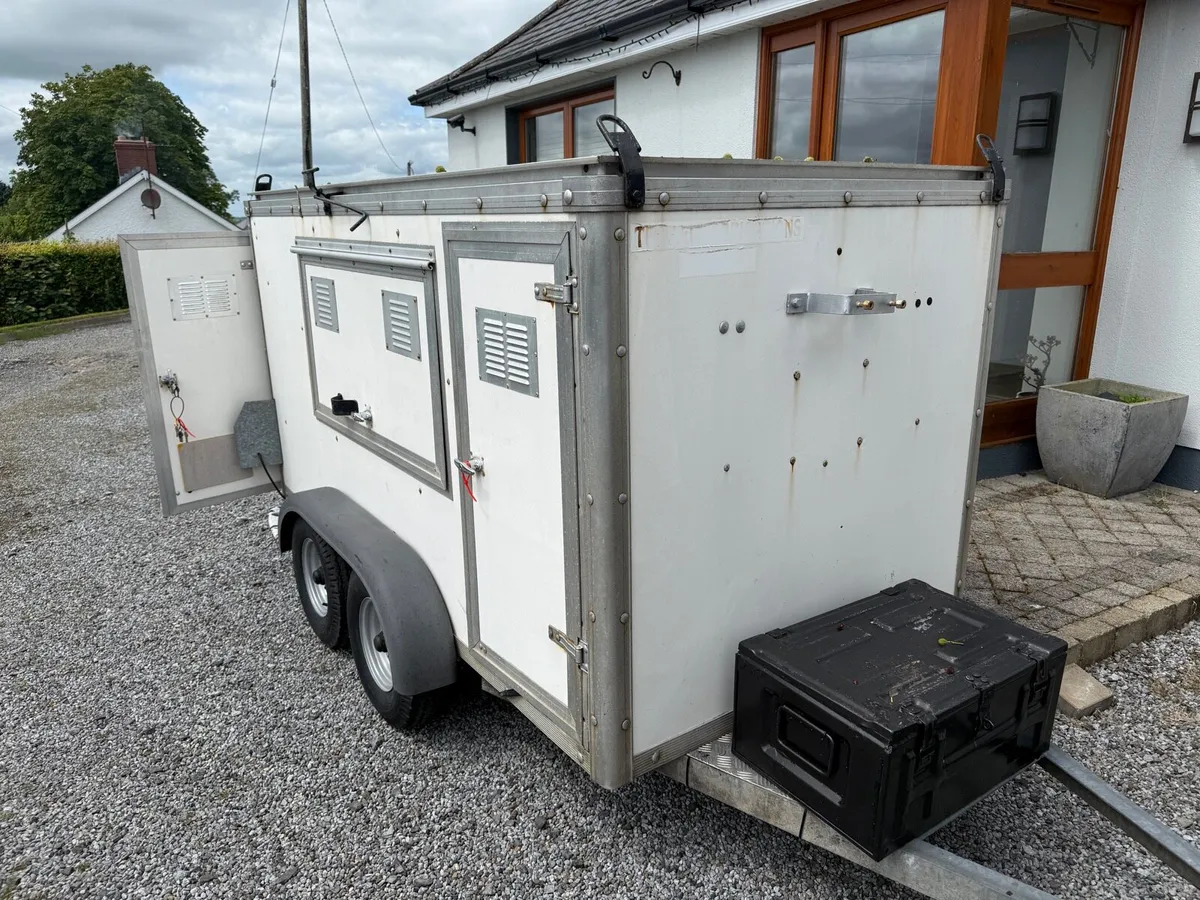 Factory built dog trailer - Image 1