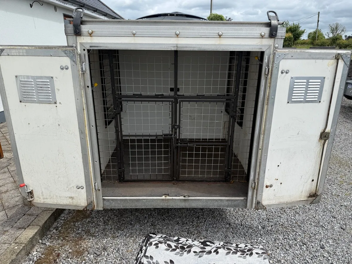 Factory built dog trailer - Image 2