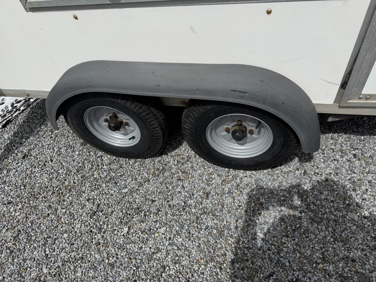Factory built dog trailer - Image 4