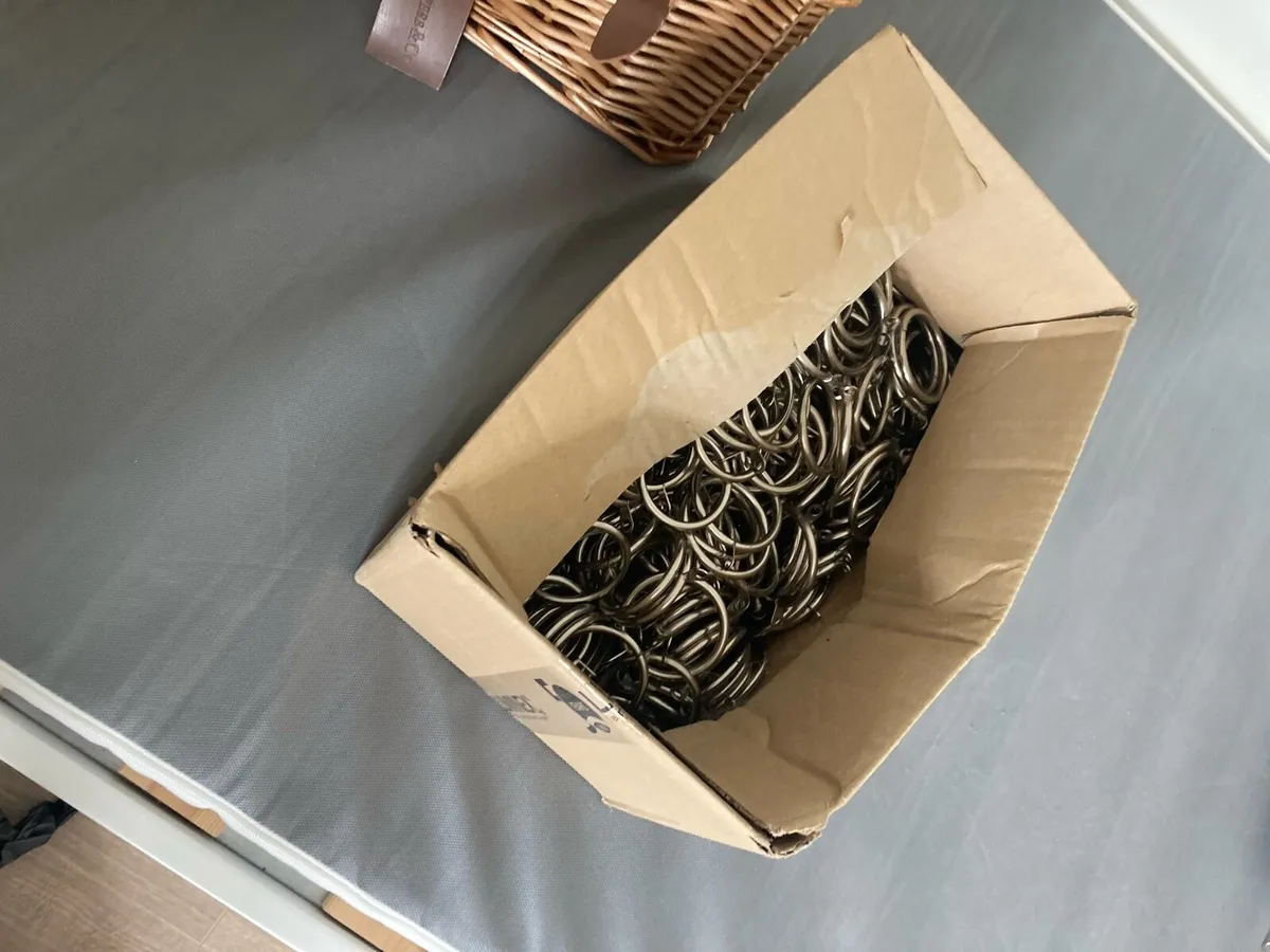 Curtain rings - Image 1