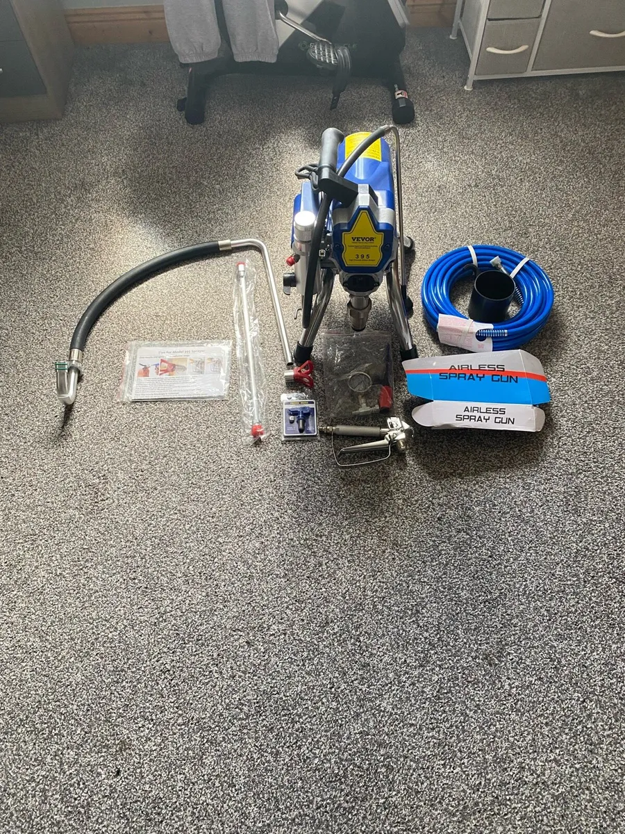 Paint sprayer for sale - Image 1