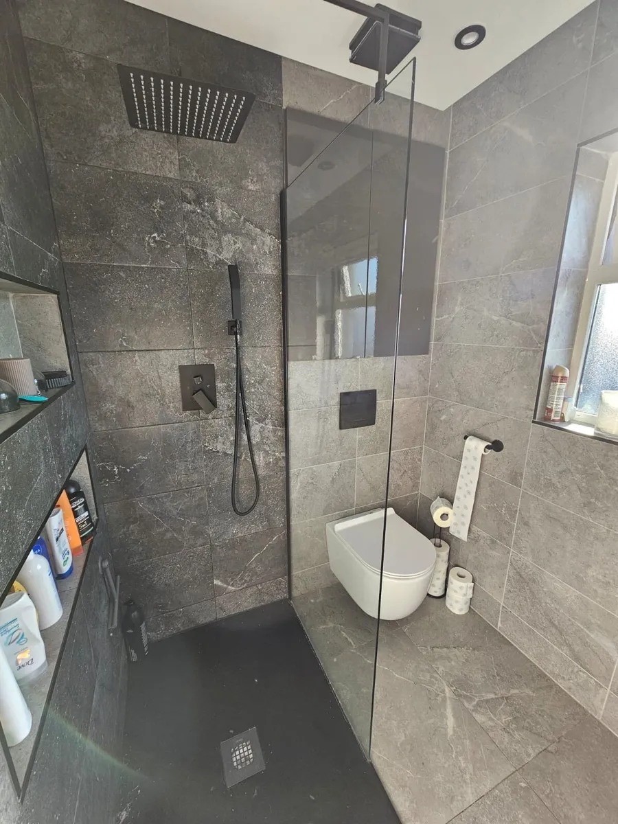 Shower glass panel - Image 1