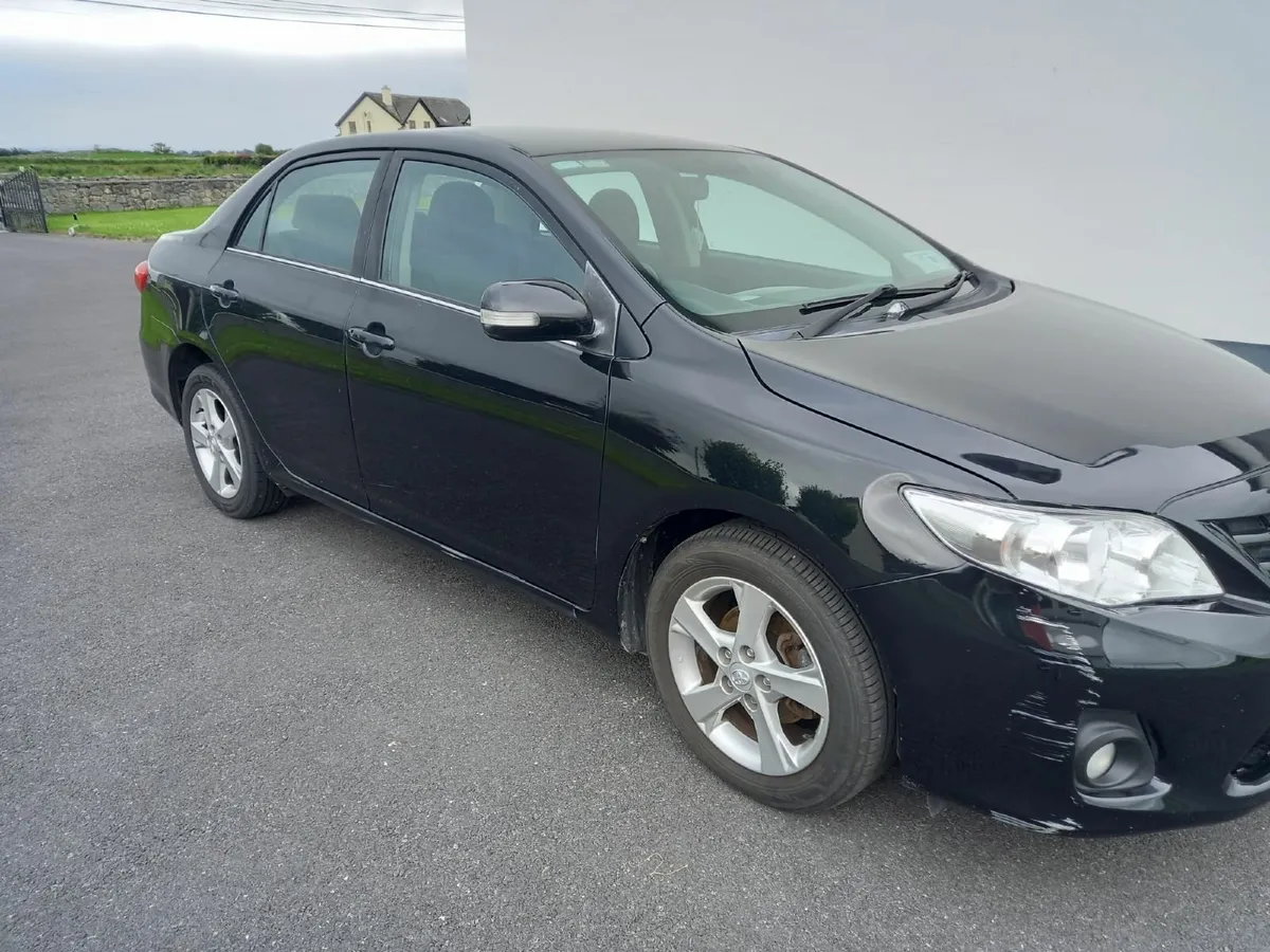 Toyota Corolla 2011 - Image 1