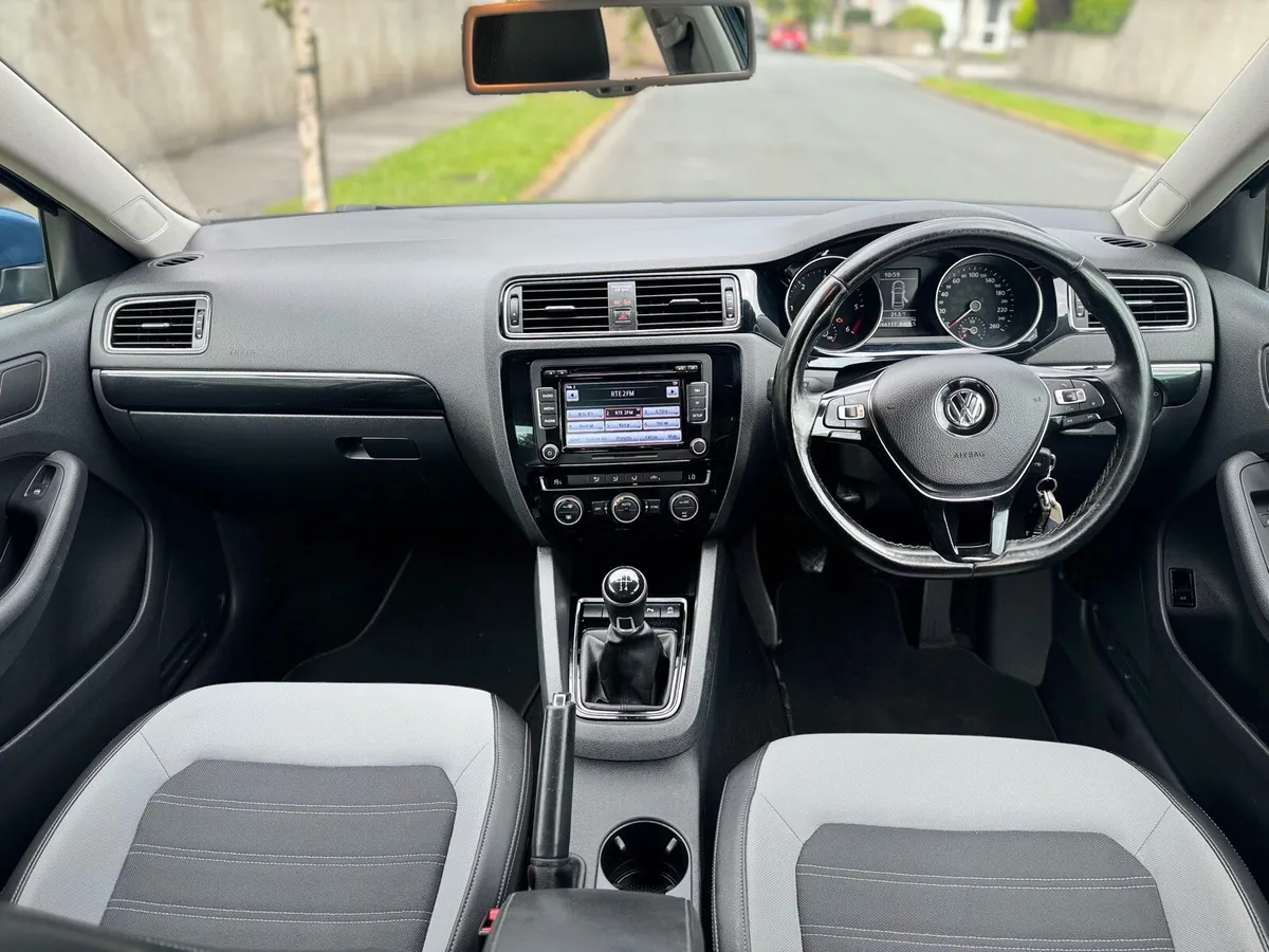 151 VW Jetta Highline 1.6TDI 110bhp - Image 2