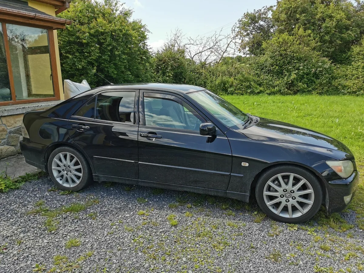 Lexus IS 2005 - low km - long nct - Image 4