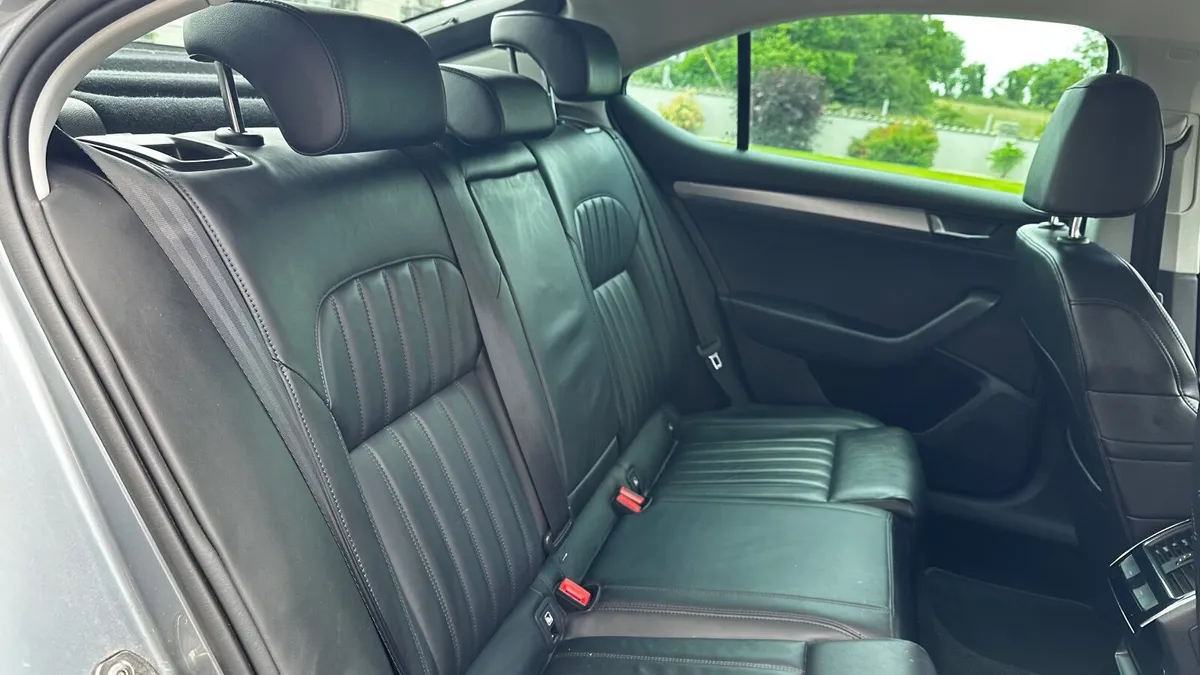 Skoda Superb 2016 - Image 2