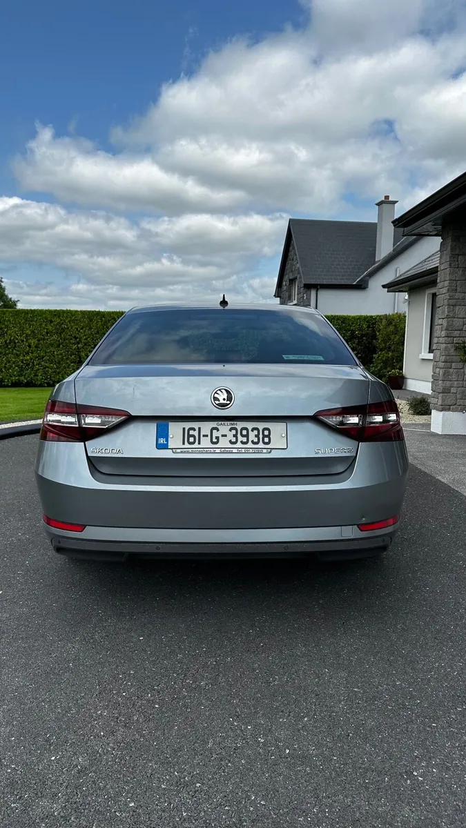 Skoda Superb 2016 - Image 4