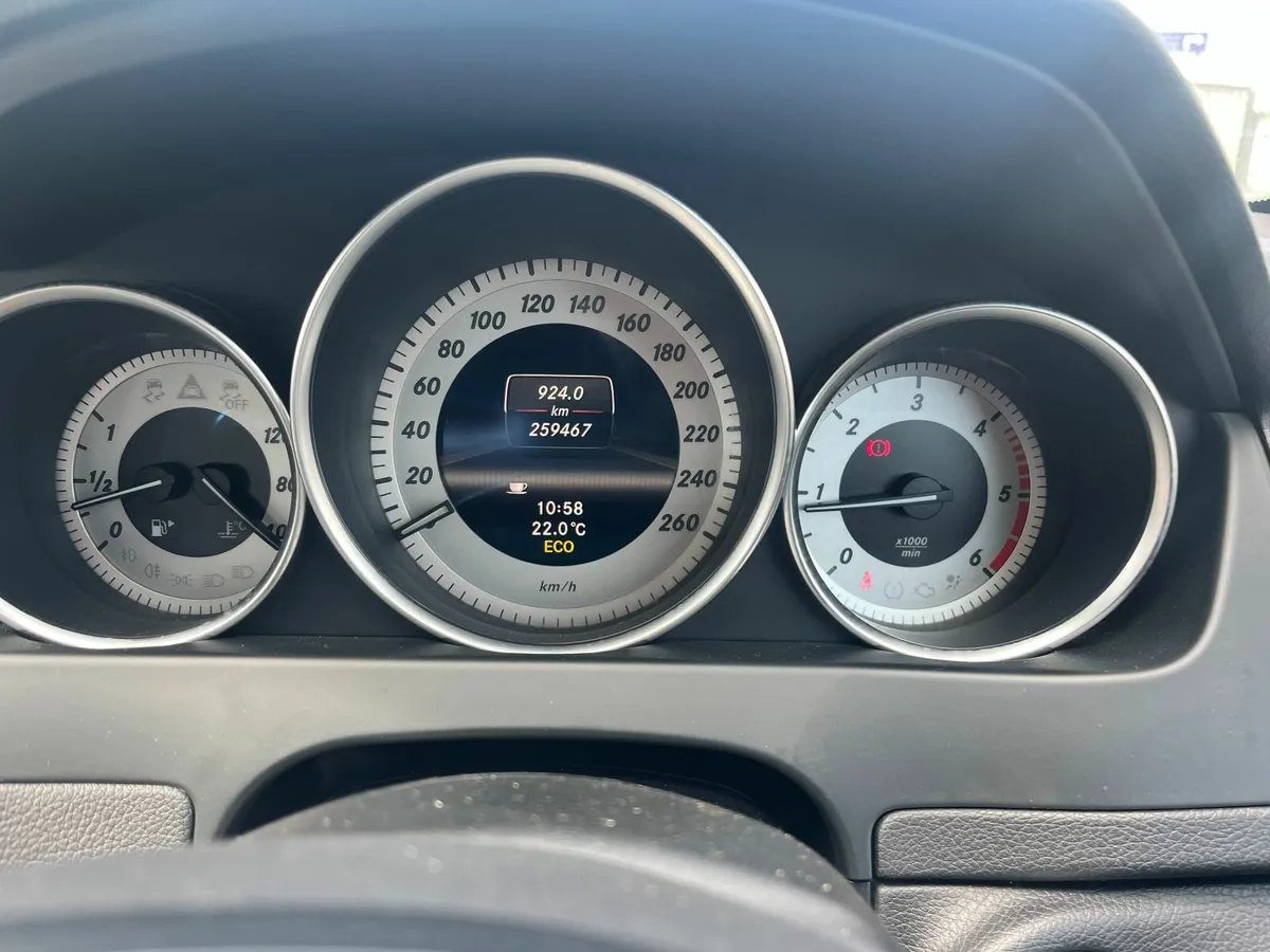 Mercedes-Benz C-Class 2013 - Image 2